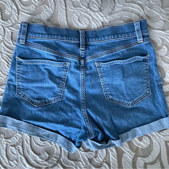 Express jean shorts - Picture 2 of 4